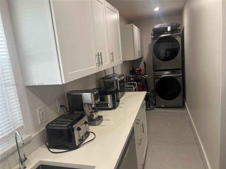 For Sale: $438,900 (3 beds, 2 baths, 1275 Square Feet)