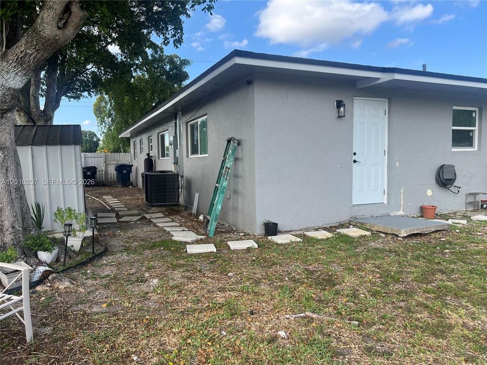 For Sale: $438,900 (3 beds, 2 baths, 1275 Square Feet)