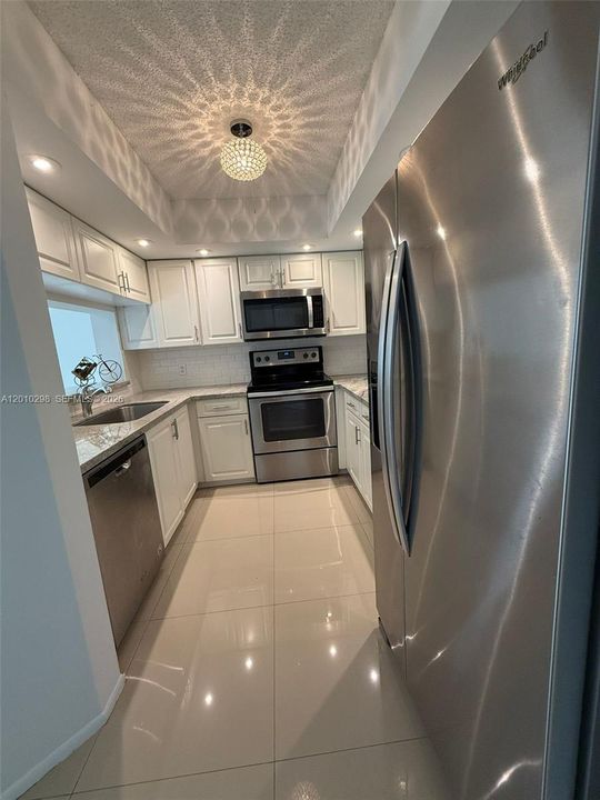 For Sale: $199,000 (1 beds, 1 baths, 1045 Square Feet)