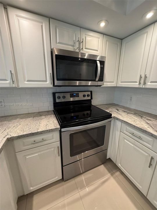 For Sale: $199,000 (1 beds, 1 baths, 1045 Square Feet)