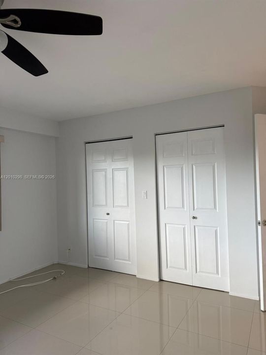 For Sale: $199,000 (1 beds, 1 baths, 1045 Square Feet)