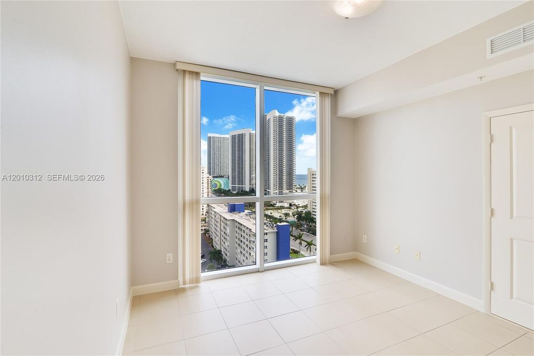 For Sale: $680,000 (2 beds, 2 baths, 1306 Square Feet)
