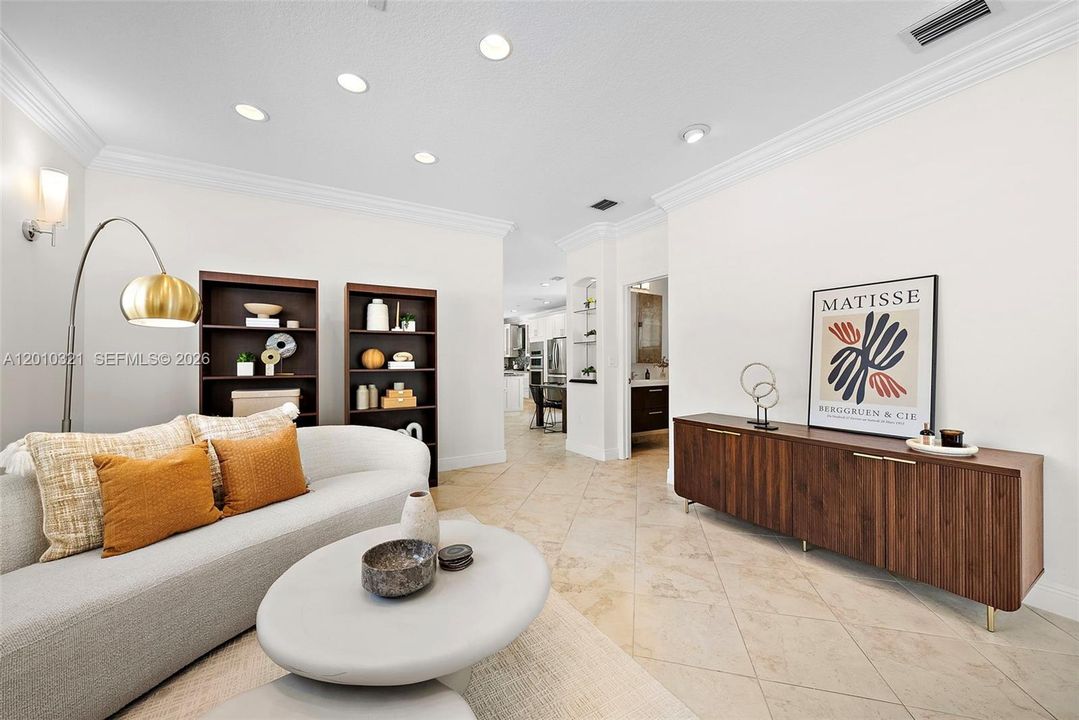 Activo con contrato: $2,395,000 (3 camas, 3 baños, 2431 Pies cuadrados)