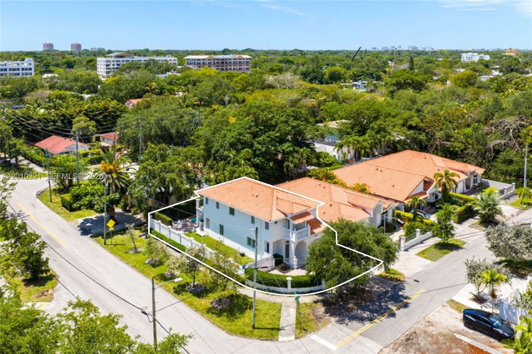 Activo con contrato: $2,395,000 (3 camas, 3 baños, 2431 Pies cuadrados)