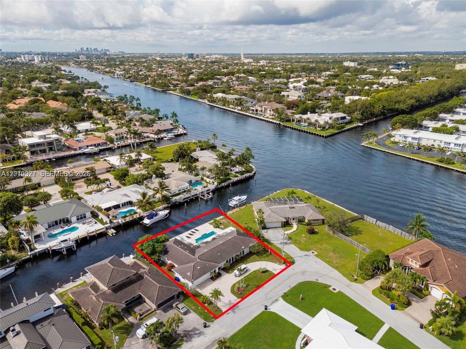 For Sale: $2,550,000 (4 beds, 3 baths, 2934 Square Feet)
