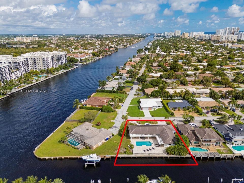 For Sale: $2,550,000 (4 beds, 3 baths, 2934 Square Feet)