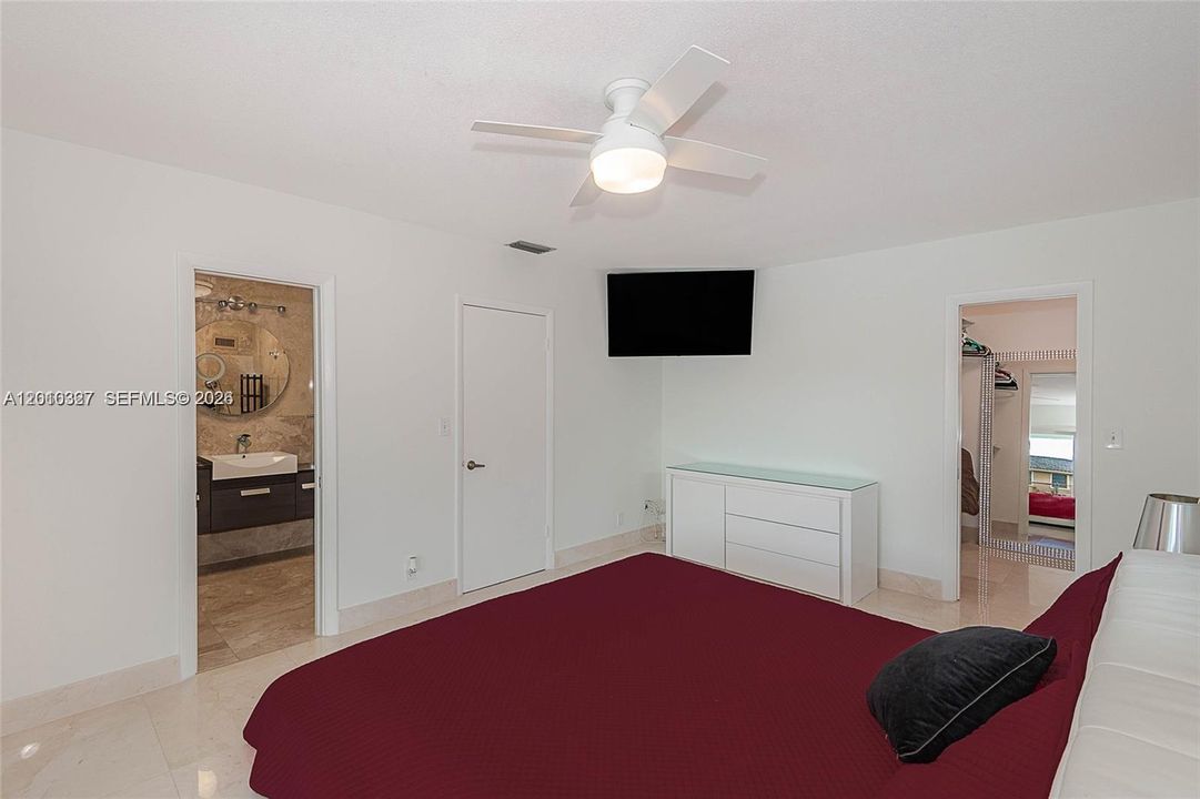 For Sale: $2,550,000 (4 beds, 3 baths, 2934 Square Feet)