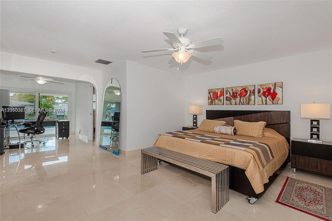 For Sale: $2,550,000 (4 beds, 3 baths, 2934 Square Feet)
