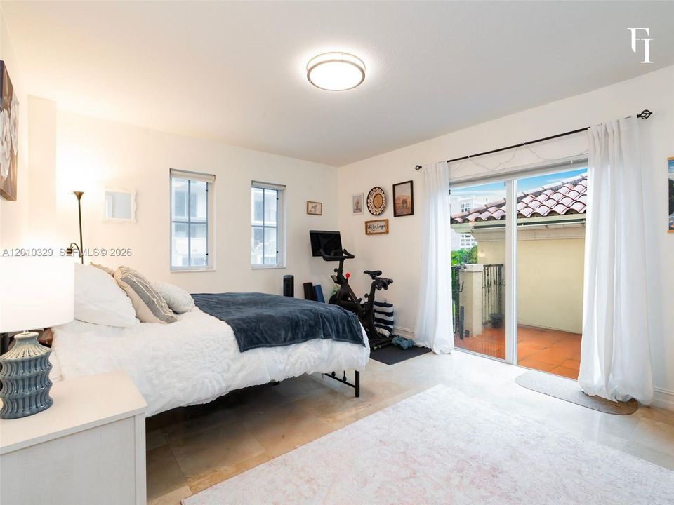 For Sale: $625,000 (2 beds, 2 baths, 1195 Square Feet)