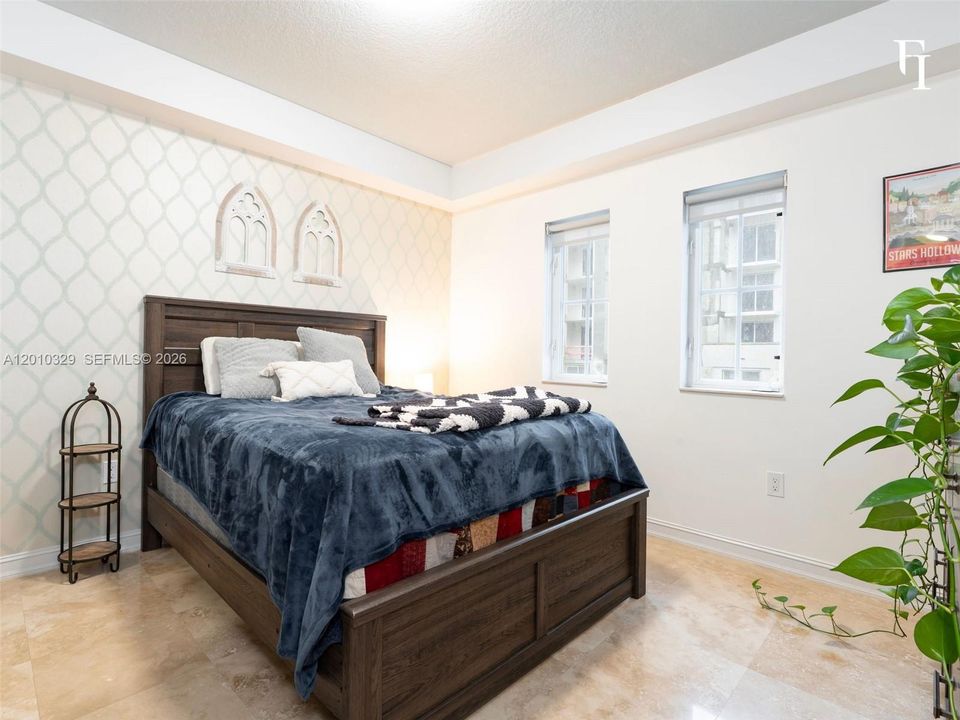 For Sale: $625,000 (2 beds, 2 baths, 1195 Square Feet)
