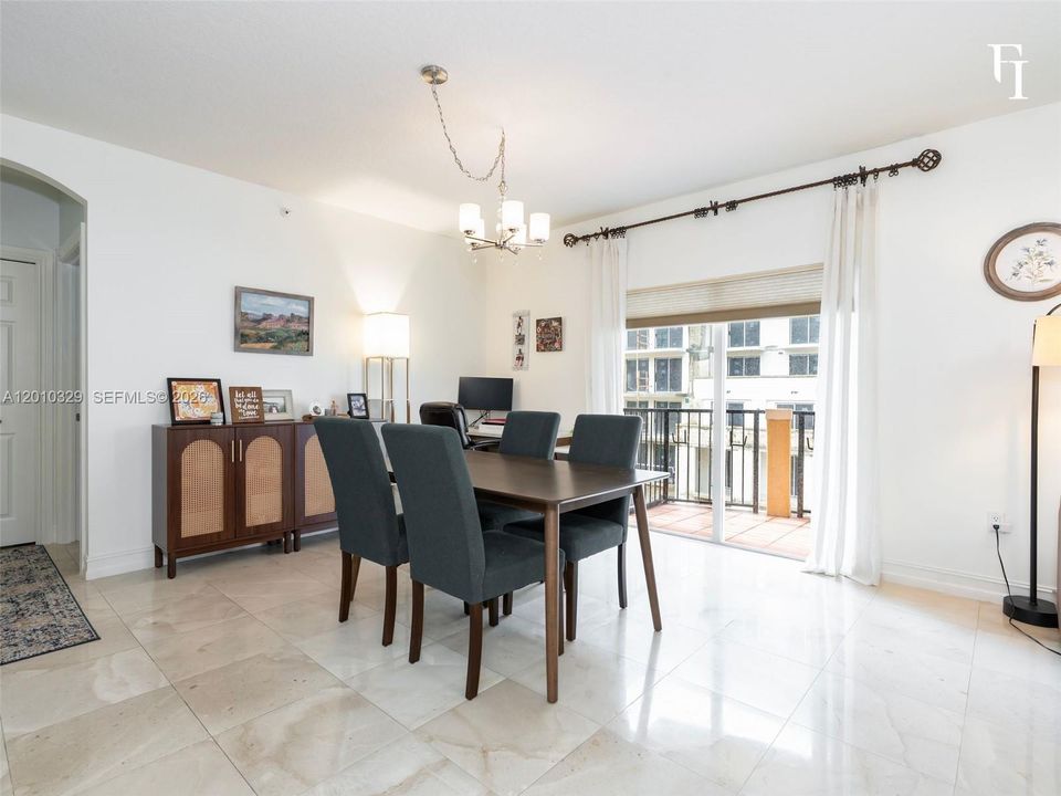 For Sale: $625,000 (2 beds, 2 baths, 1195 Square Feet)