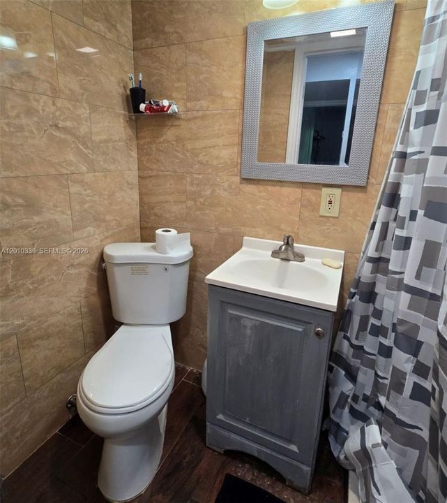 For Sale: $195,000 (2 beds, 1 baths, 1075 Square Feet)