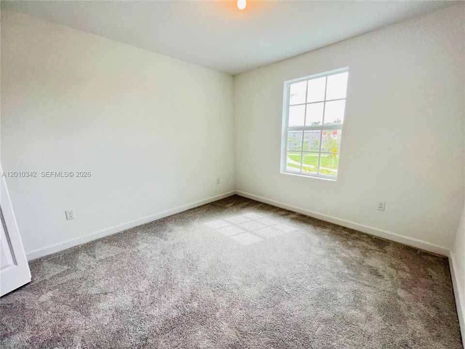 For Rent: $3,000 (3 beds, 2 baths, 1695 Square Feet)