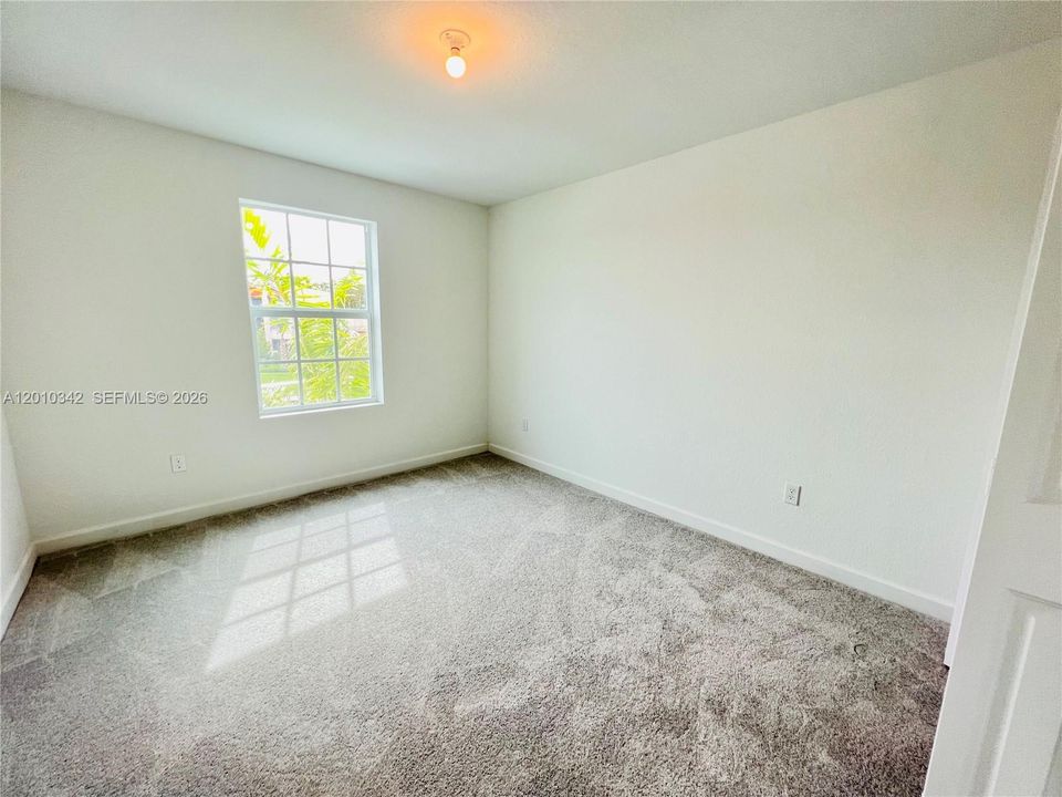 For Rent: $3,000 (3 beds, 2 baths, 1695 Square Feet)