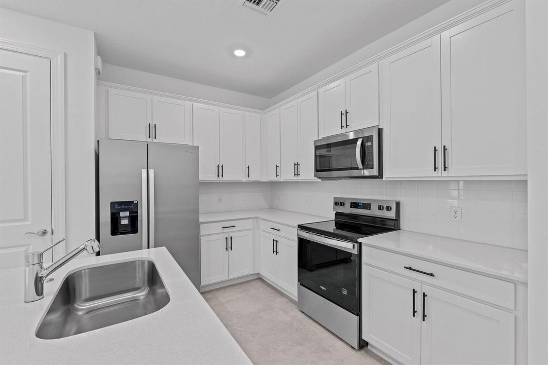 17-web-or-mls-A7403615