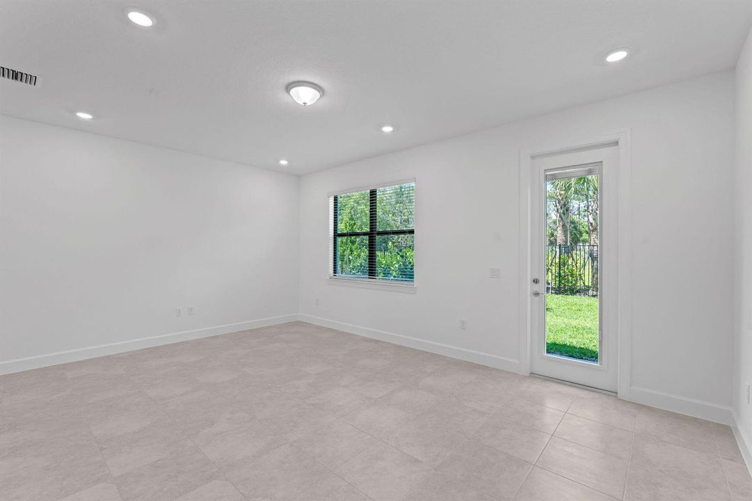 19-web-or-mls-A7403609