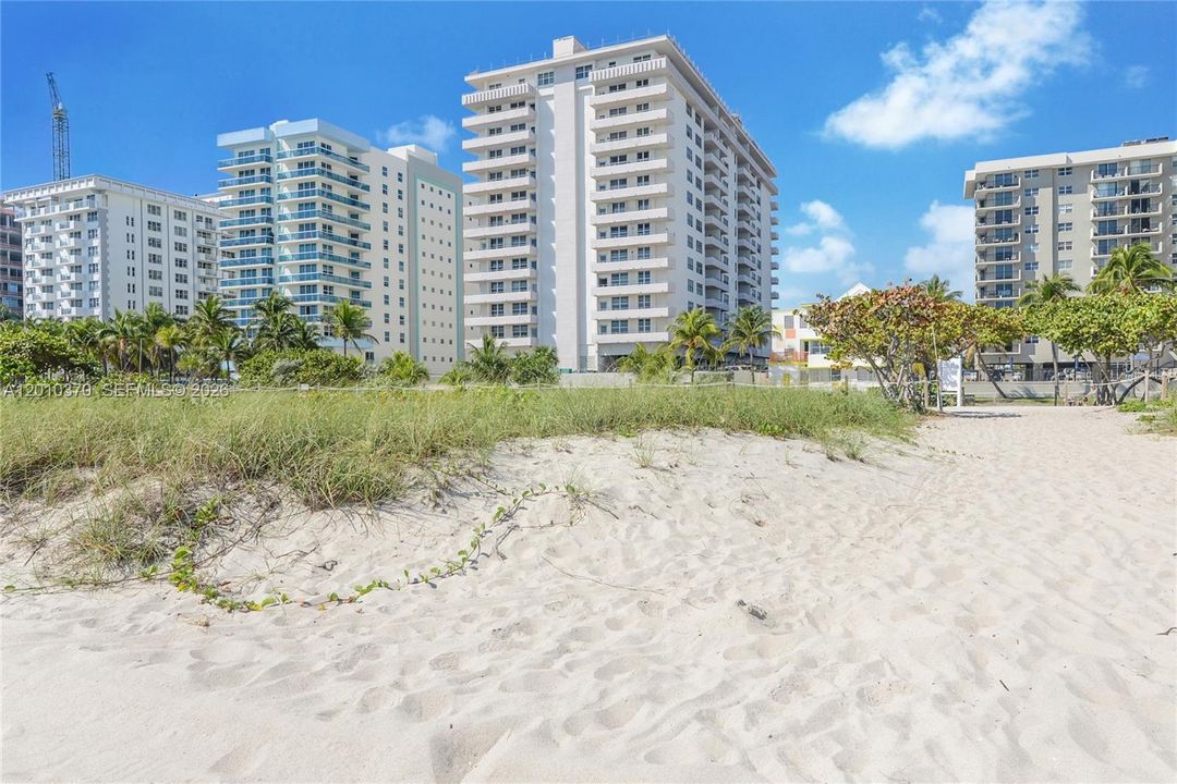 For Sale: $949,700 (2 beds, 2 baths, 1285 Square Feet)