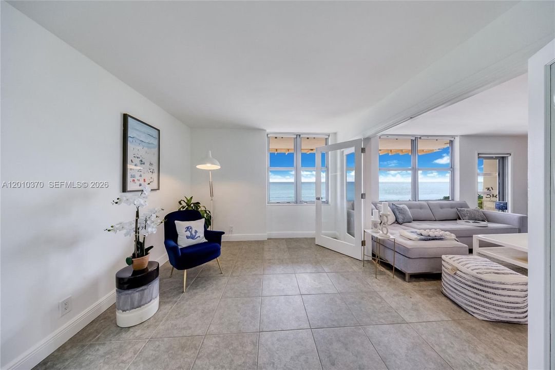 For Sale: $949,700 (2 beds, 2 baths, 1285 Square Feet)