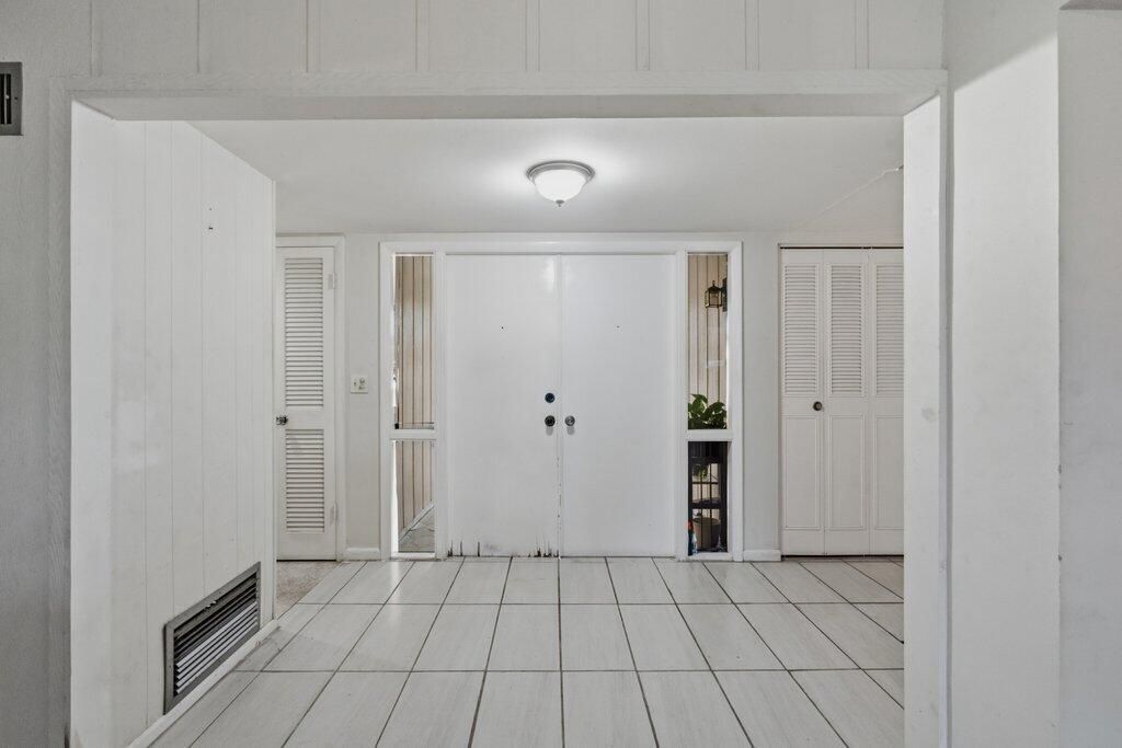 Foyer.jpeg-SMALL