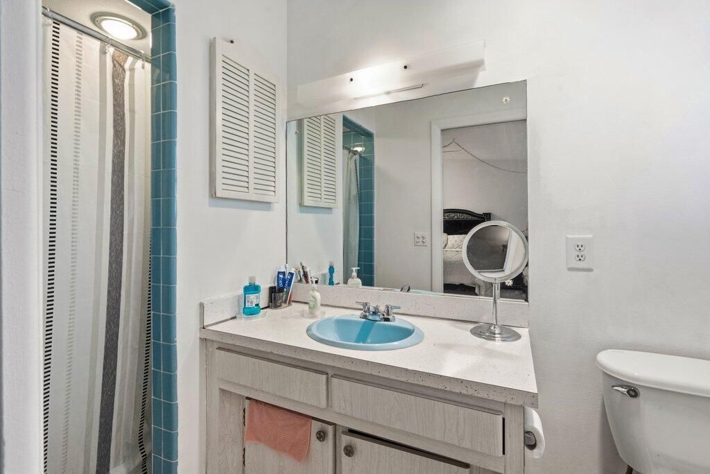 Primary Bathroom L.jpeg-SMALL
