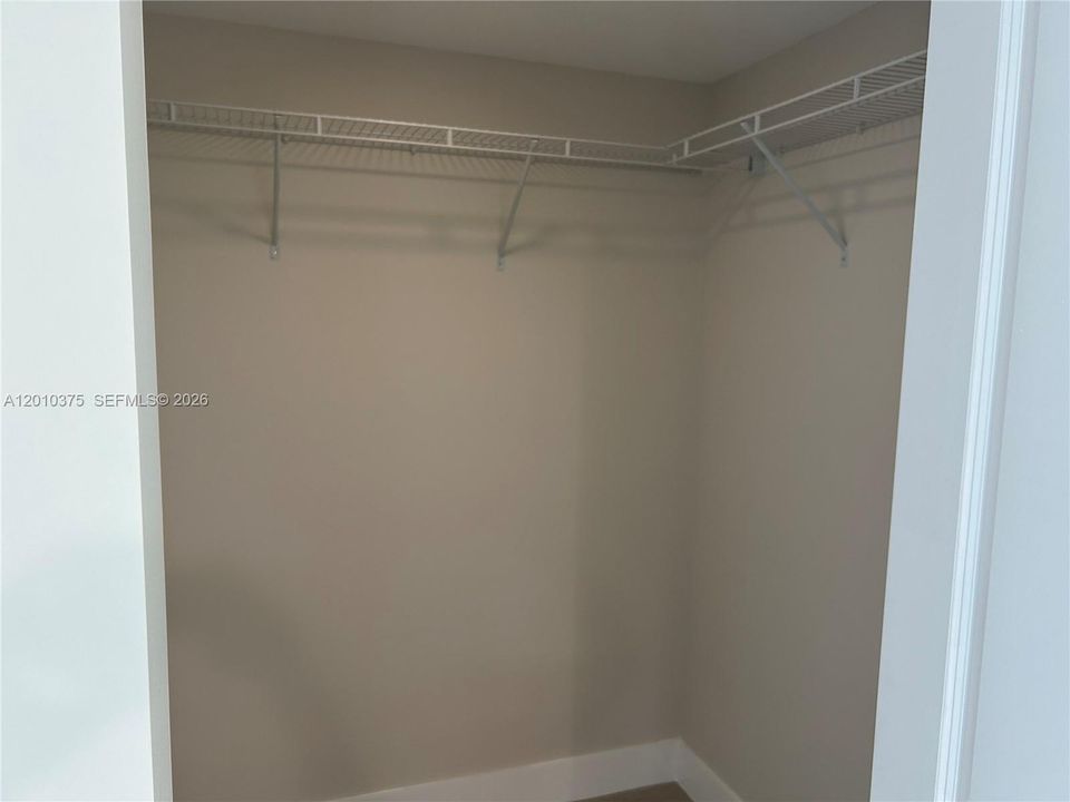 For Sale: $279,900 (2 beds, 2 baths, 954 Square Feet)