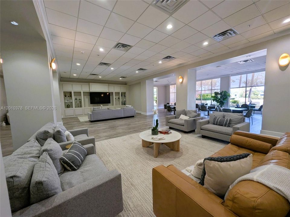 For Sale: $789,000 (2 beds, 2 baths, 1650 Square Feet)