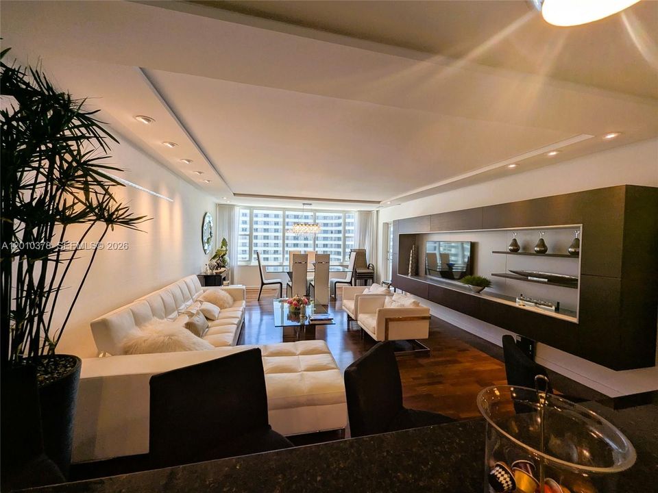 For Sale: $789,000 (2 beds, 2 baths, 1650 Square Feet)
