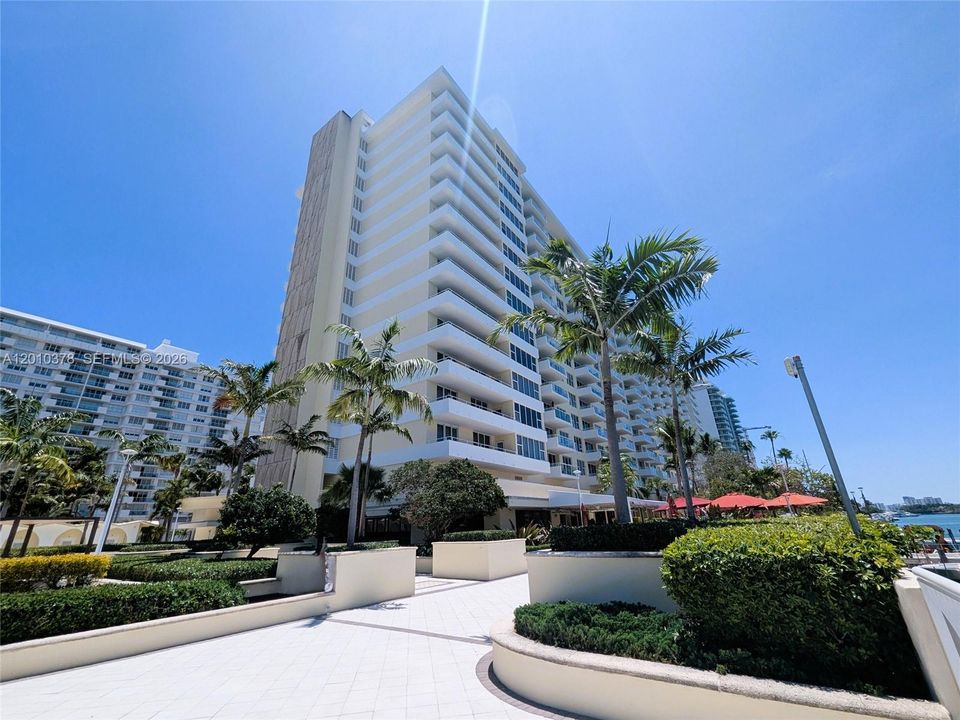 For Sale: $789,000 (2 beds, 2 baths, 1650 Square Feet)