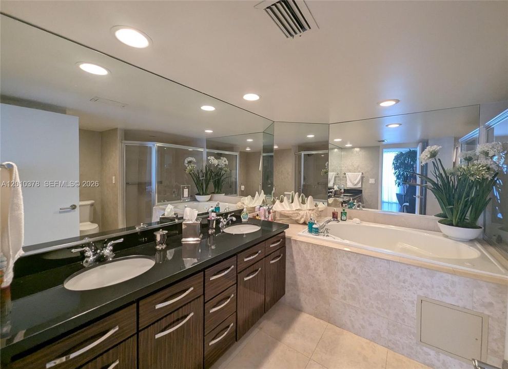 For Sale: $789,000 (2 beds, 2 baths, 1650 Square Feet)