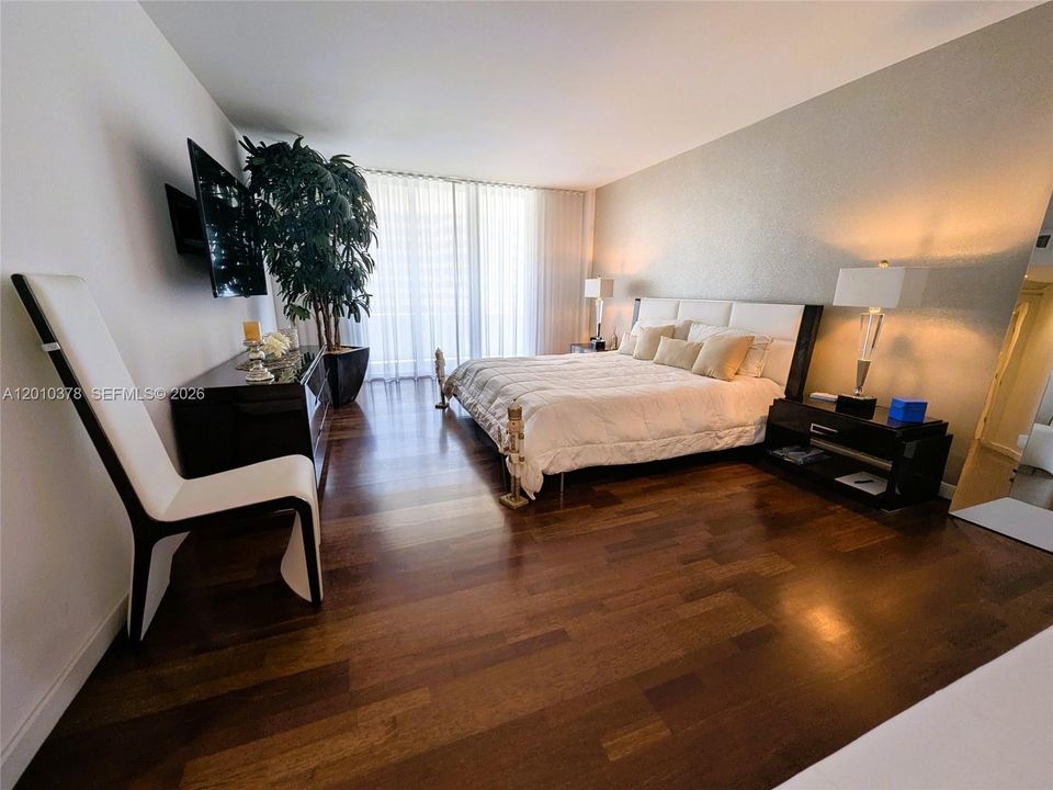 For Sale: $789,000 (2 beds, 2 baths, 1650 Square Feet)