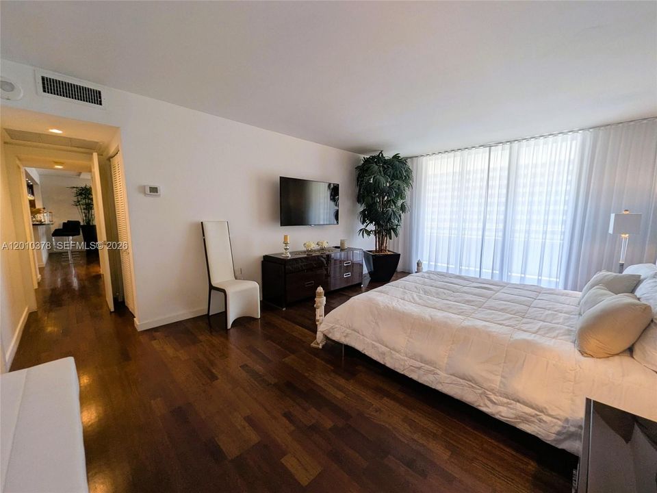 For Sale: $789,000 (2 beds, 2 baths, 1650 Square Feet)