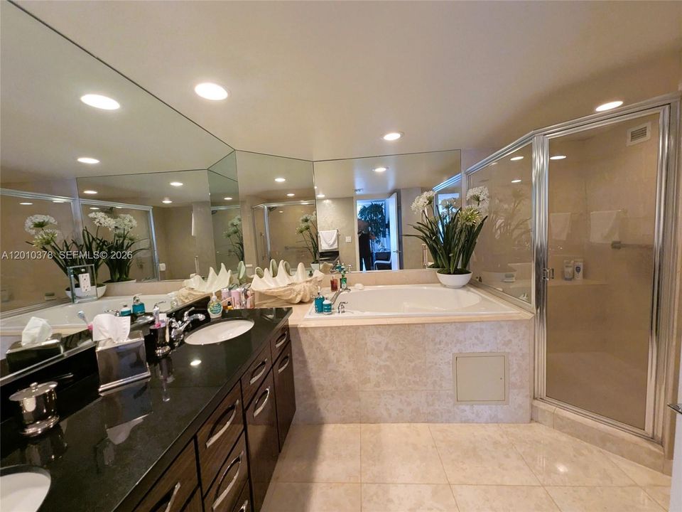 For Sale: $789,000 (2 beds, 2 baths, 1650 Square Feet)