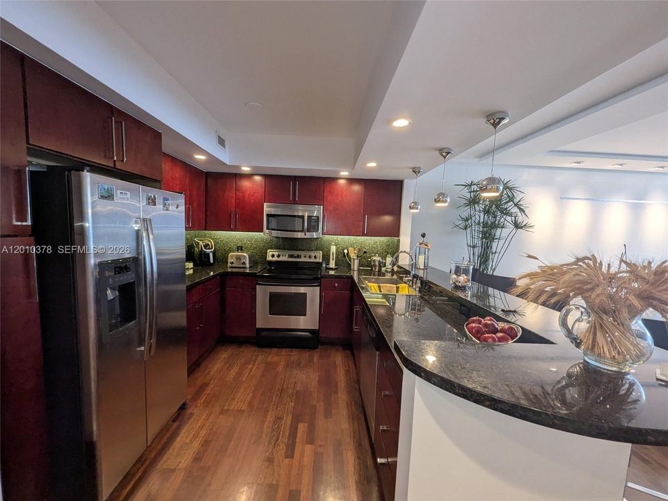 For Sale: $789,000 (2 beds, 2 baths, 1650 Square Feet)