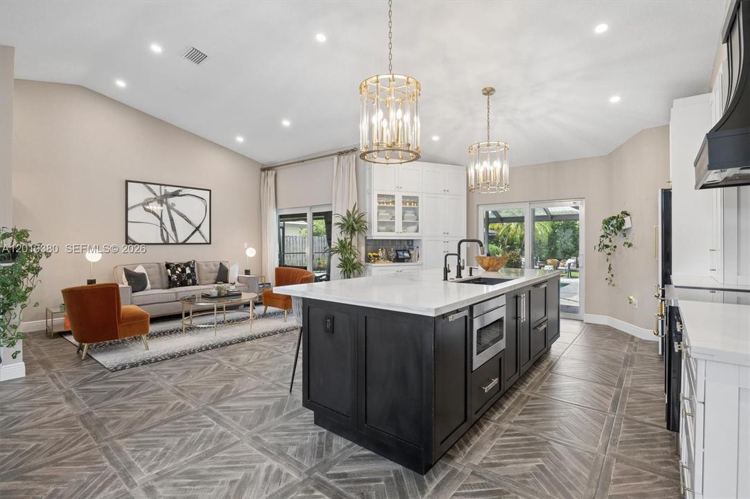 Activo con contrato: $875,000 (4 camas, 2 baños, 2154 Pies cuadrados)