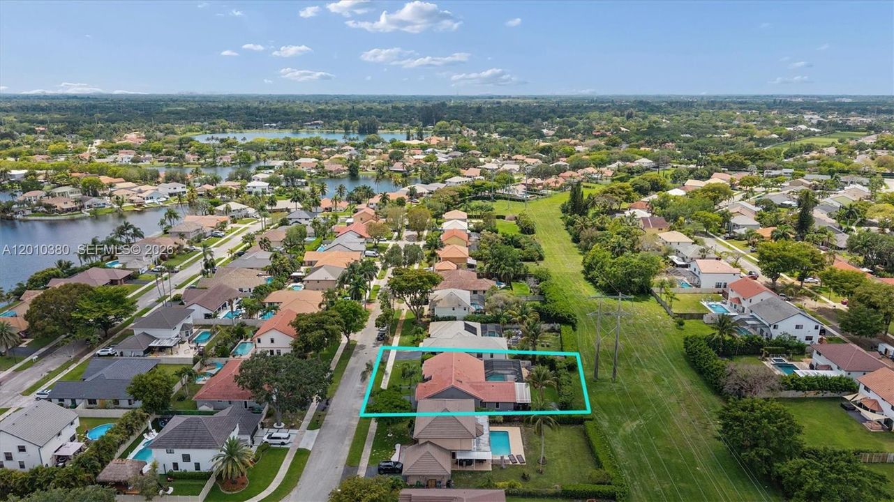 Activo con contrato: $875,000 (4 camas, 2 baños, 2154 Pies cuadrados)
