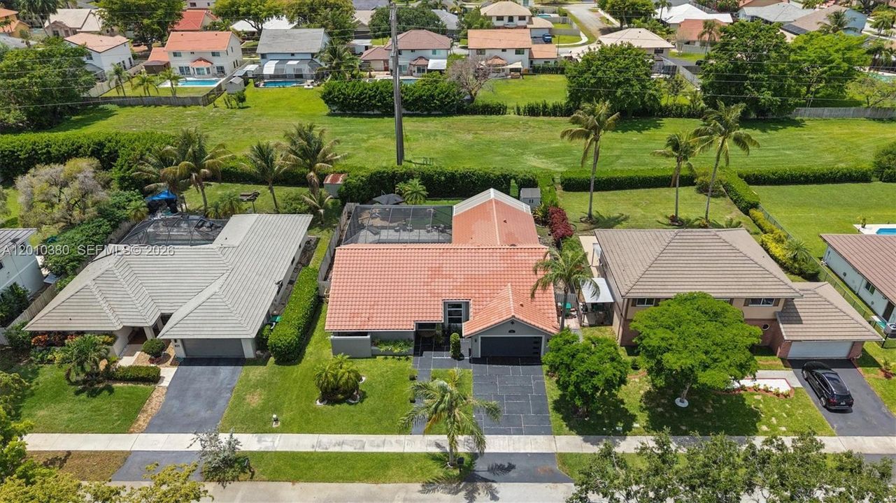 Activo con contrato: $875,000 (4 camas, 2 baños, 2154 Pies cuadrados)