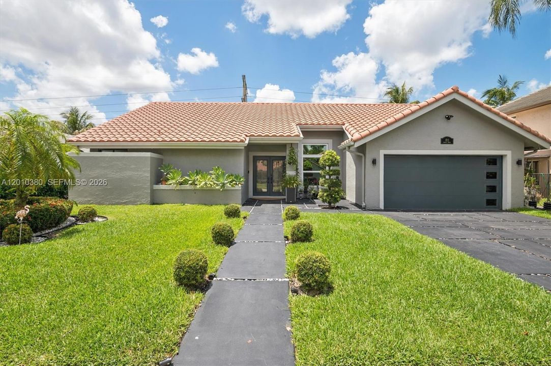 Activo con contrato: $875,000 (4 camas, 2 baños, 2154 Pies cuadrados)