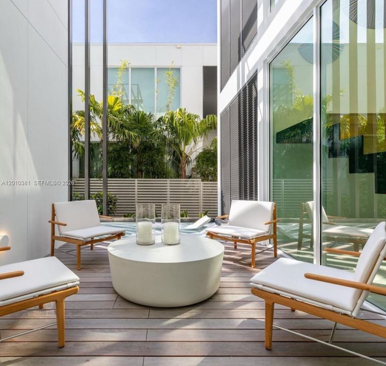 For Sale: $7,999,000 (4 beds, 4 baths, 4168 Square Feet)