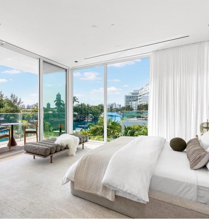 For Sale: $7,999,000 (4 beds, 4 baths, 4168 Square Feet)