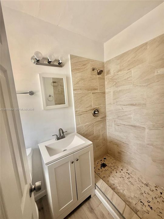 В аренду: $1,400 (0 спален, 1 ванн, 11516 Квадратных фут)