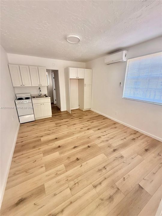 В аренду: $1,400 (0 спален, 1 ванн, 11516 Квадратных фут)