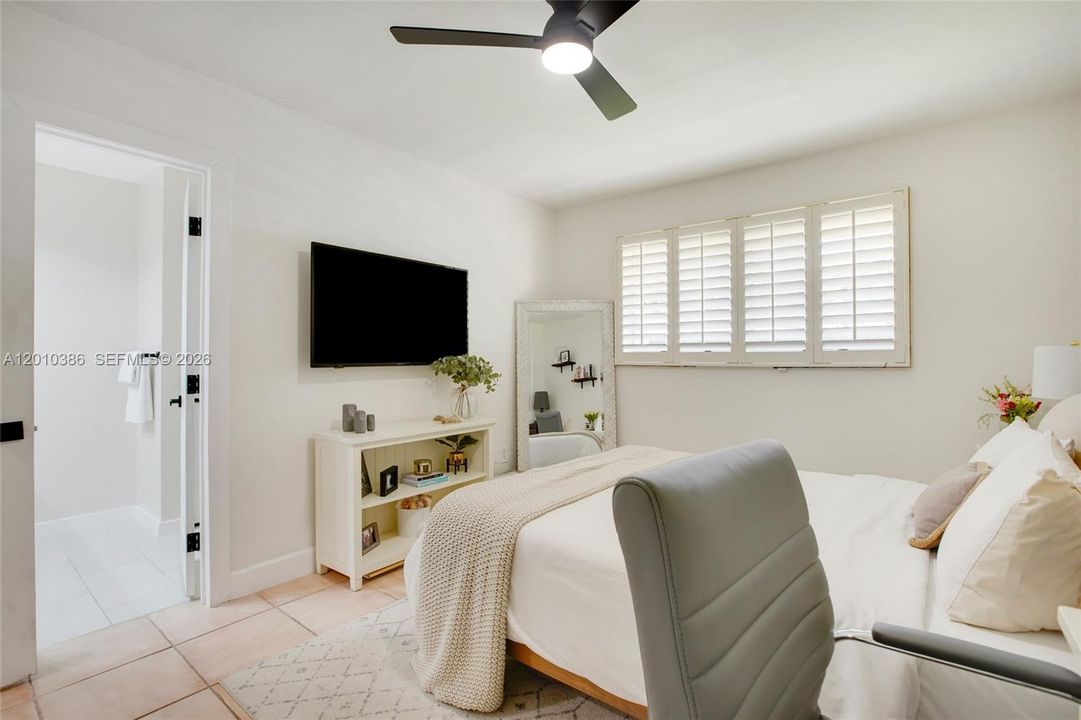 Ensuite Bedroom-2