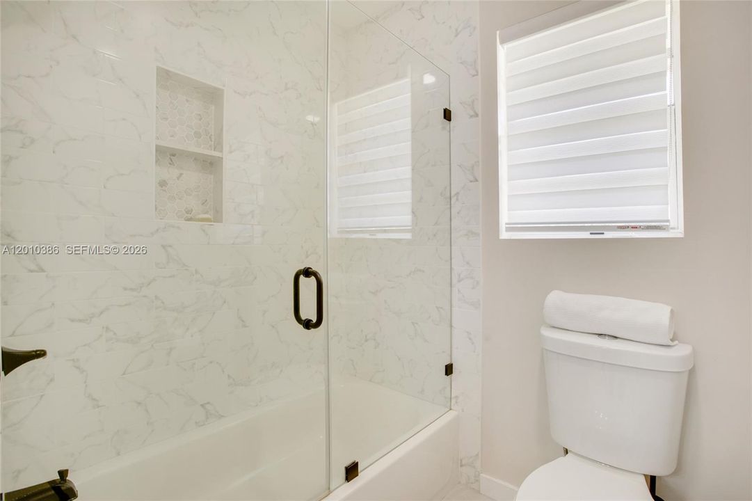 Ensuite Bathroom-2
