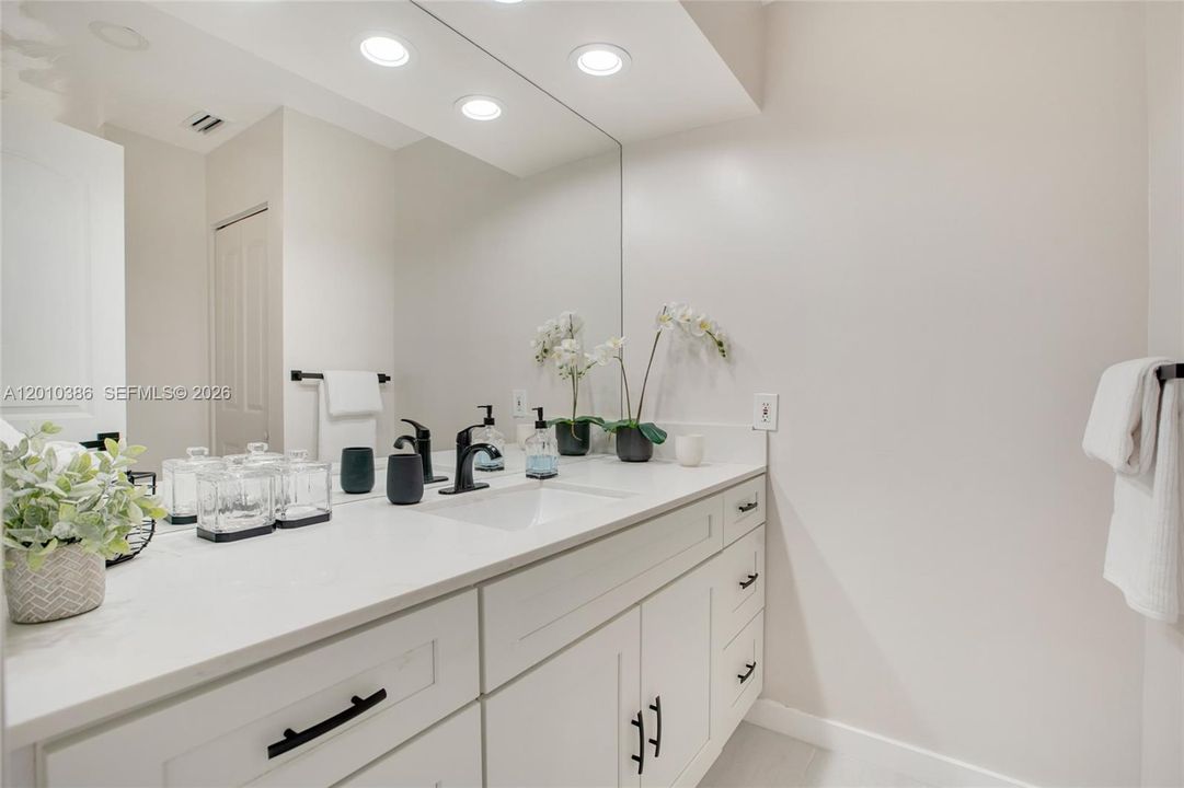 Ensuite Bathroom-2