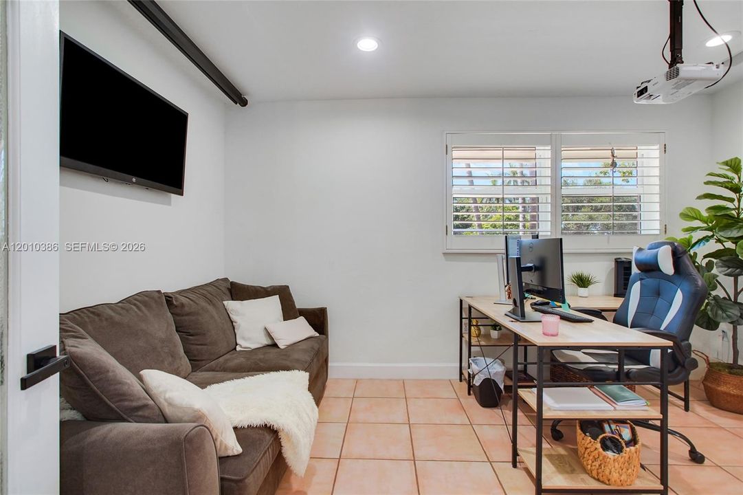 Office/Bedroom-5