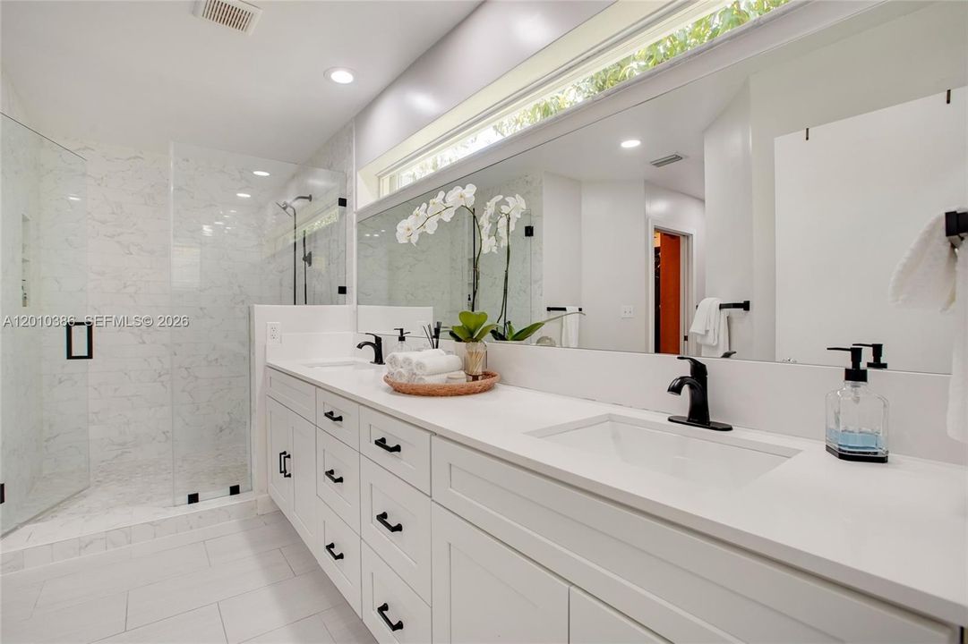 Master Ensuite Bathroom