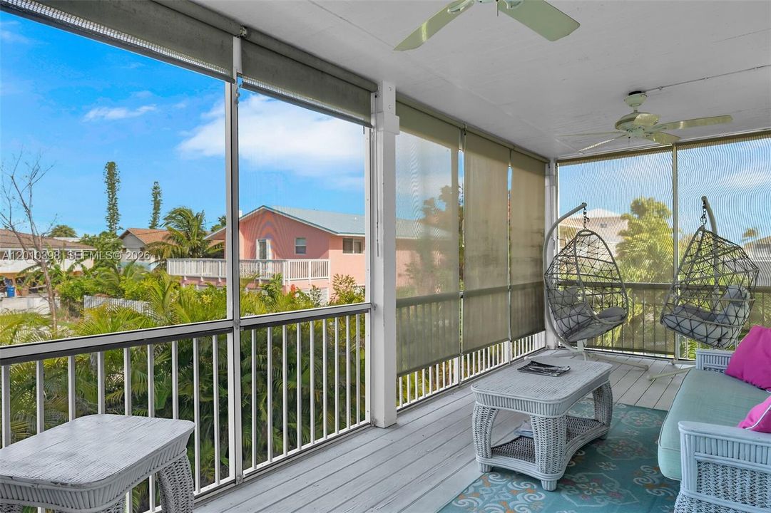 For Sale: $1,195,000 (2 beds, 2 baths, 1350 Square Feet)