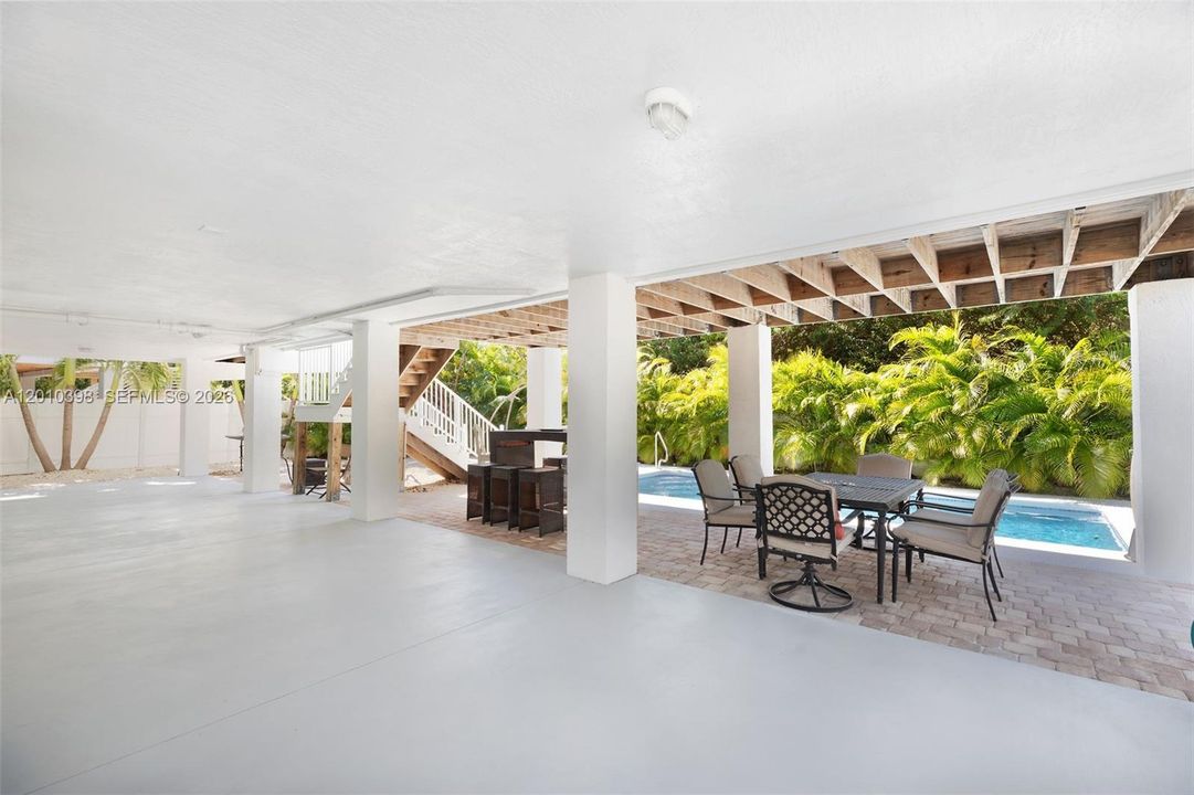 For Sale: $1,195,000 (2 beds, 2 baths, 1350 Square Feet)