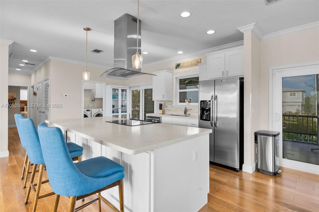 For Sale: $1,195,000 (2 beds, 2 baths, 1350 Square Feet)