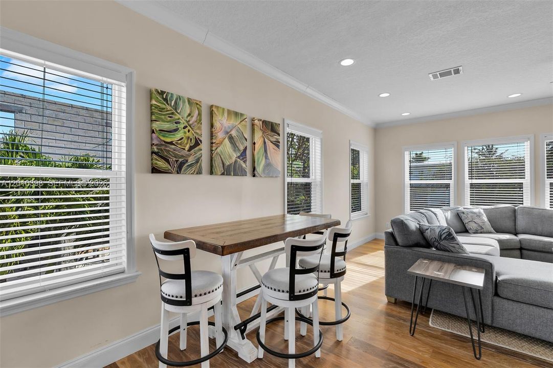 For Sale: $1,195,000 (2 beds, 2 baths, 1350 Square Feet)